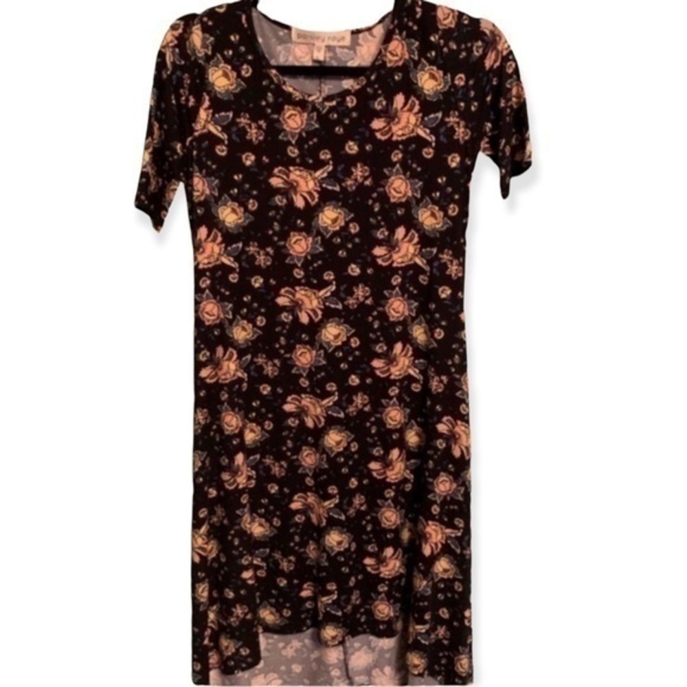 Paisley Raye Daffodil Hi-Low T-Shirt Dress - Picture 2 of 6